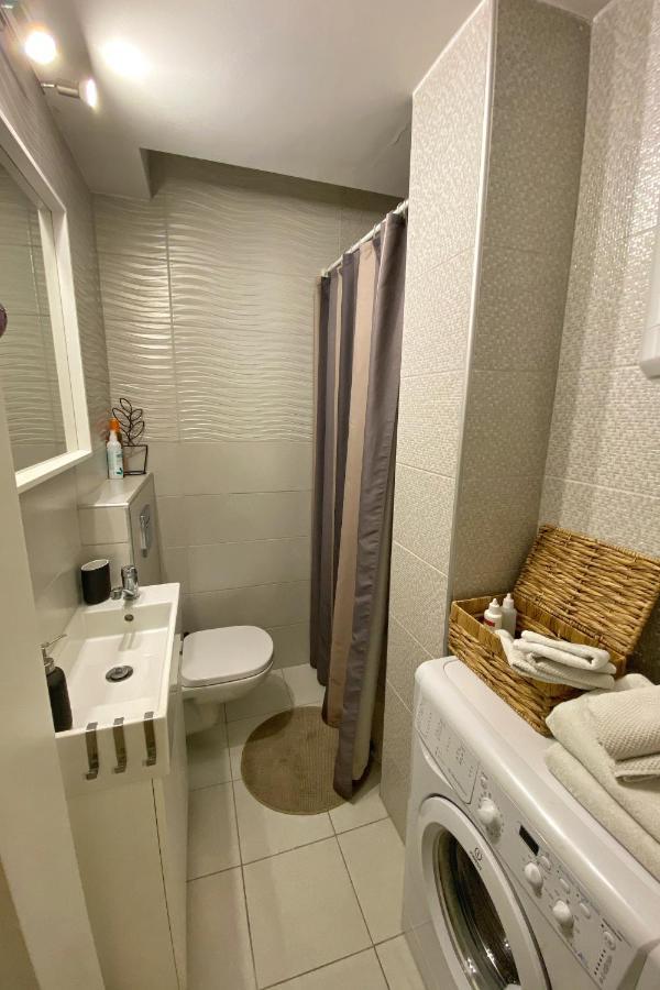 Apartment D-22 Belgrado Esterno foto